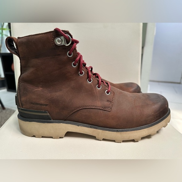 Sorel Brown Waterproof Boots with Red Laces - Picture 1 of 6